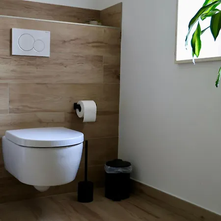 Neu! Stilvolle Mit Terrasse - Ruhige Lage *